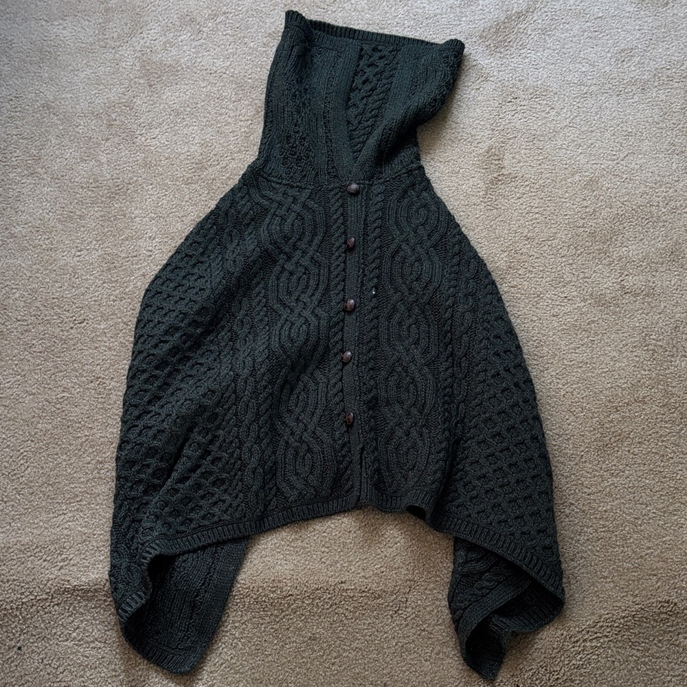 Aran Crafts Elegant Dark Olive Green Knit Poncho Sweater size S/M